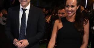 Mauricio roberto pochettino trossero is an argentine professional football manager and former player who is the current head coach of ligue. Mauricio Pochettino Karina Pochettino Fabwags Com