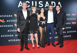 ¡y a la vista de todos! Super Escote Y Transparencias El Osado Look De Lali Esposito En La Presentacion De Acusada