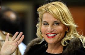 Simona ventura attends the celebrations of the 80 years of the oggi magazine at hotel principe di savoia on october 02, 2019 in milan, italy. Simona Ventura In Costume Da Ragazzina E Irriconoscibile Foto