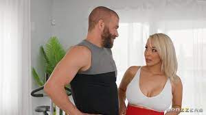 Free Brazzers: Lauren Pixies Intentional Cameltoe On PornHD Porn Video HD