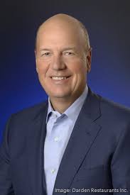 Olive Garden parent Darden Restaurants reports weekly sales declines