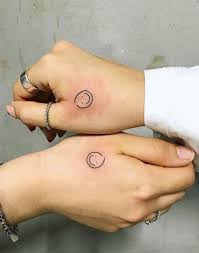 As melhores tatuagens de amizade são aquelas que têm um significado profundo para ambas as partes. Tatuagens De Amigas Opcoes Criativas Para Selar A Amizade Eu Total