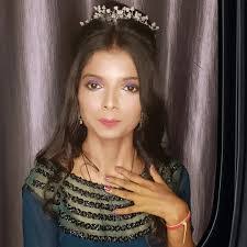 Teri Queen's Instagram, Twitter & Facebook