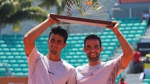 Los tenistas caleños, cabal y farah, hoy se coronaron campeones tras vencer al rumano horia tecau y al alemán kevin krawietz. Juan Sebastian Cabal Y Robert Farah Juegan Hoy Cuartos De Final Del Master Mil De Miami Minuto30 Com
