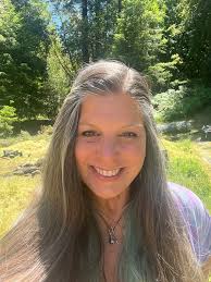 Homesteading the Hollows — Jamie Della