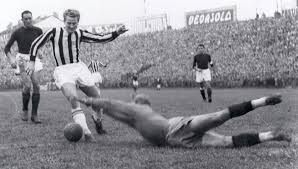 I personaggi famosi che ci hanno lasciato. Morto Boniperti Ex Calciatore E Presidente Della Juventus Calcio La Repubblica