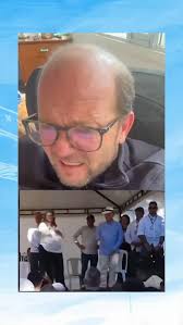 Mamola , una palabra que se volvió símbolo 🗣️🇨🇴 Para muchos,  #HoracioSerpa no solo dejó discursos... dejó frases inolvidables como su  icónica "mamola", que aún hoy resuena en la política colombiana. ¿Sabes