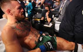 Макгрегор сражался отчаянно, но сломал ногу и проиграл. Saqxsowymkhfkm