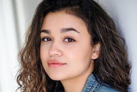 Bailey was born and raised in kernersville, north carolina, and is the youngest of 7 siblings. Madison Bailey La Jeune Star De Outer Banks Golden Globes
