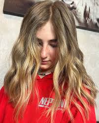 Hey everyone!! I'm a hairdresser in Idaho Falls and I have tons of  availability for March!! I offer highlights, cuts, colors, perms, etc! I'd  love to have you in my chair!! 💗💗