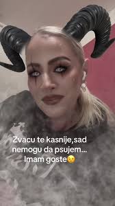 Povestea Halloweenului Se spune că, în vechime, oamenii credeau că, la...