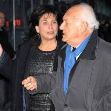Explore tweets of anne sinclair @anne_sinclair on twitter. Anne Sinclair Direction Le Bonheur Amoureux Avec Pierre Femme Actuelle Le Mag