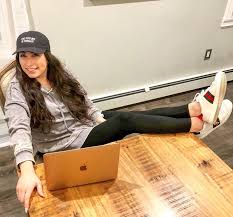 A Strong Woman Knows What She Brings To The Table And Isn T Afraid To Eat Alone But A Smart And Strong Wo Photo And Video Instagram International Women S Day