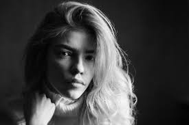 Canon r6 + Helios 44-2 f2 58mm I love this lens. It seems to me that after  a couple of falls, it started giving a slight tilt-shift effect (a bit  noticeable in