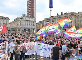 Ddl zan cos'è e cosa prevede il disegno di legge contro l'omotransfobia, cosa ne pensando gli italiani con i dati social e la lista degli account più influenti sul tema. Wjijnvsb8mf52m