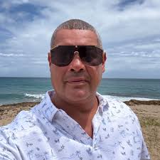 Happy Hanukkah 🕯️ to all celebrating, from the Manhattan Borough  President's Office! We hope you enjoy a bright and happy Festival of Lights!