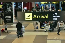 Singapore changi airport (sin iata), changi or just the airport to locals, is the main commercial airport of singapore. Singapore Changi Airport In January 2017
