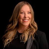 Tracy Arsenault's Instagram, Twitter & Facebook