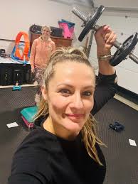 Runners need strength too! I just hate doing it alone… If you want some  short sharp strength training in Orewa