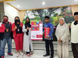 12 cibinong bogor, ciri mekar, cibinong, kab. Telkomsel Bagikan Kartu Perdana Gratis Ke Sekolah Di Bogor Republika Online