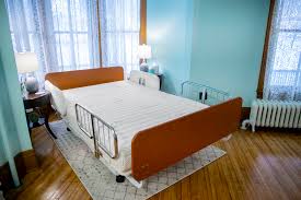 Whether these bed rails are used in a hospital or a nursing home, or in your own home for yourself or an elderly loved one, they can prevent accidents and there are many different types of bed rails, including those that can attach to the bed. 4 Uses Of Side Rails On Home Hospital Beds Transfer Master
