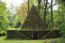 Desert De Retz Pyramid Icehouse 01 Jpg 3888 2592 Jardin Anglais Jardins Pyramide