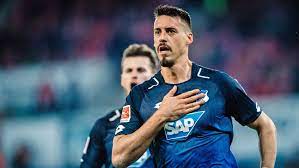 Son contrat d'un an et demi en chine devrait lui rapporter 15 millions d'euros. Bundesliga Hoffenheim Striker Sandro Wagner To Join Bayern Munich In January