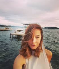 Henüz 23 yaşındayken 90'ların ünlü şarkıcısı metin özülkü'nün. Ozlem Conker Joud Turkler