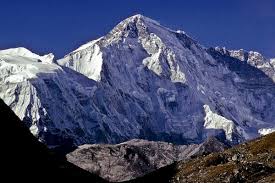 C'est pour cela que nous vous proposons de découvrir les 10 plus grands lacs du monde afin que vous puissiez planifier une escapade différente et profiter d'entourages naturels d'exception. Les 10 Montagnes Les Plus Hautes Du Monde
