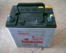Bateri merupakan alat menyimpan cas elektrik untuk kegunaan peralatan dalam kereta termasuk lampu, radio, jam, ecu dan alat penghidup enjin. Tanda Bateri Remote Kereta Lemah
