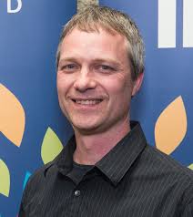 UIS People: UIS faculty members receive awards for teaching and service;  tenure, promotions and sabbaticals announced