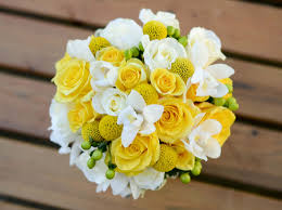Yellow And White Rose Bridesmaids Bouquets Yellow Wedding Flowers Bridal Flowers Flower Bouquet Wedding