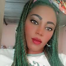 🧐🎥12 pies de profundidad (2017) 12 Feet Deep (2017) es un apasionante  thriller psicológico escrito y dirigido por Matt Eskandari. La película  explora el desgarrador calvario de dos hermanas atrapadas en una