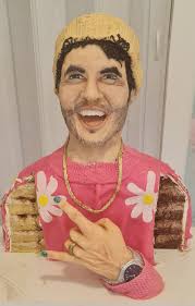 My own birthday cake, very 1th try to "build" a human 🙈🙈🙈🙈