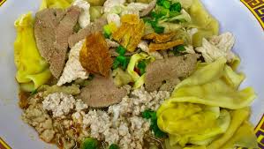 Developed by hokkien immigrants from china, bah kut teh ('meat bone tea') has long been one of singapore's most popular street food dishes. Sample Singapore Street Food