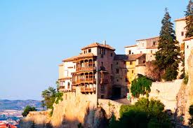 Declaradas como bien de interés cultural, se compone de tres casas voladas sobre una pared rocosa, en la hoz del huecar. Que Ver En Cuenca 6 Lugares Que No Te Puedes Perder Visitar Cuenca