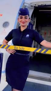 एयर होस्टेस को कितनी सैलरी मिलती है?