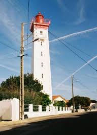 Phare De Saint Gilles Croix De Vie Phare Phares De France Photos