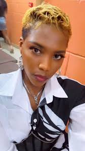 What a throwback! Shaddout to my greatest fan Omolola Ayo Abiodun.....Lahmingo  Wait o how did you even get all these Abi you be pirator ni? 😁