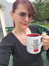 Good morning y'all. ❤️ It's Friday morning. Let's do this adulting thing.  Texan in paradise ✨️