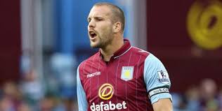 Zij, en vele andere sporters. Aston Villa Ditinggal Ron Vlaar Sang Kapten Bola Net