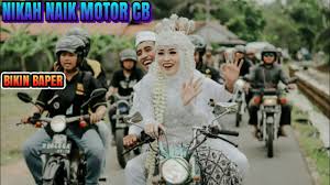 Foto prewedding motor ala biker outdoor lukihermanto. Menua Bersamamu Nikah Naik Motor Cb Bikin Baper Youtube