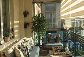 Pliseli cam balkon perdesidir, yapışkanlıdır, yapışkanları 4m markadır ve kendiliğinden asla sökülmez. Modern Balkon Perdeleri Ile Evler Sahane Bir Gorunume Kavusuyor