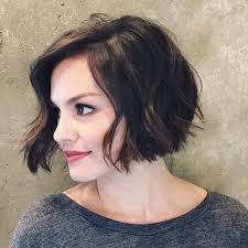 A shorter hairstyle works in favor of the face as it helps to show off all the feminine features and the shape of your face. 20 Feminine Short Hairstyles For Wavy Hair Easy Everyday Hair Styles Haircuts For Wavy Hair Short Bob Hairstyles Thick Hair Styles