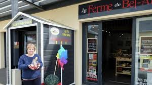 Un Distributeur De Charcuterie Installe A Moisdon La Riviere Nantes Maville Com