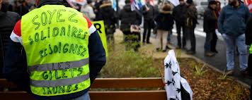 Vous pouvez cliquer sur les entêtes des colonnes pour trier. Operation Surprise Des Gilets Jaunes A La Rochelle Sur Un Depot Petrolier