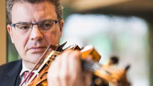 Agenda cultural: shows de Titãs, Gusttavo Lima, Tarcísio do Acordeon e  festival de cultura italiana agitam Belém neste fim de semana