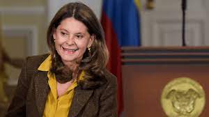 Portal web de la cancillería colombiana que permite acceder a información sobre su política exterior y los trámites y servicios que ofrece la entidad. Jpycxaqyfl67vm