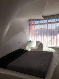 Designed by zaha hadid, the opus, will house the first me by melia hotel in dubai. Zaha Hadid S Floor A Very Unique Hotel Experience Bild Von Hotel Puerta America Madrid Tripadvisor