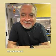 Embracing the beauty of the moment and the warmth of the sun. Shine bright  and smile wide! lifestyle #SophiaVespera #AItools #AIupscaler #virtualmodel